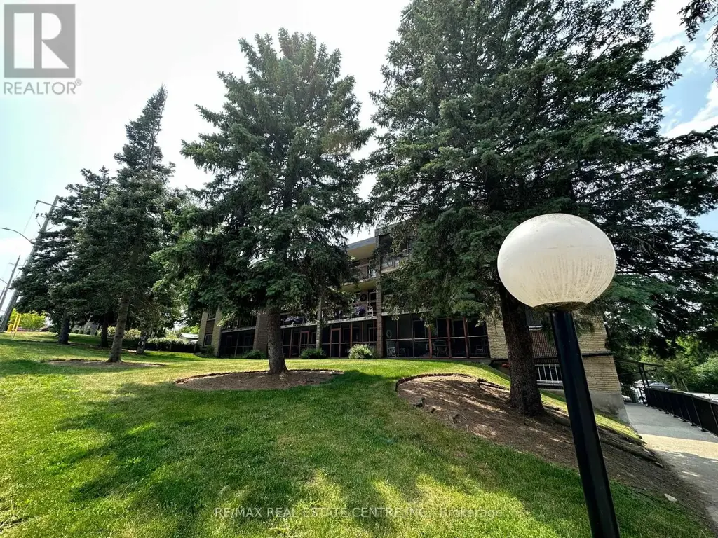 301 - 944 Caledonian View, Cambridge